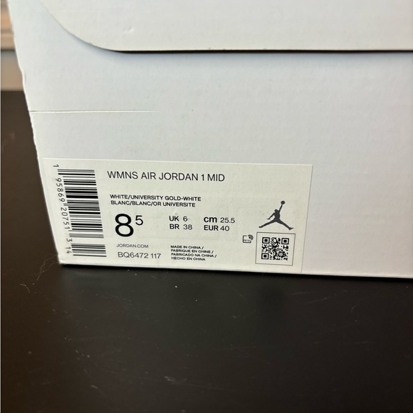 Nike Air Jordan 1 Mid White University Gold Yellow Size Women’s 8.5 New Laces - Picture 16 of 16